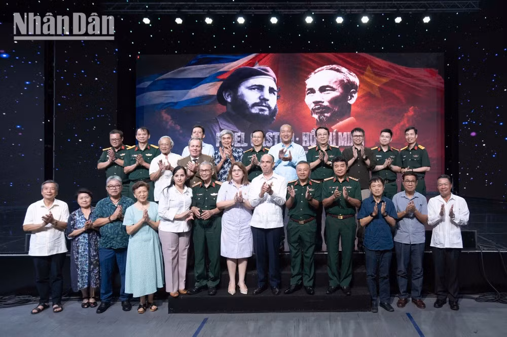The documentary portrays the “revolutionary vision” of President Ho Chi Minh and Commander-in-Chief Fidel Castro, whose foresight helped guide their two nations through defining moments in history. (Photo: MINH DUY)