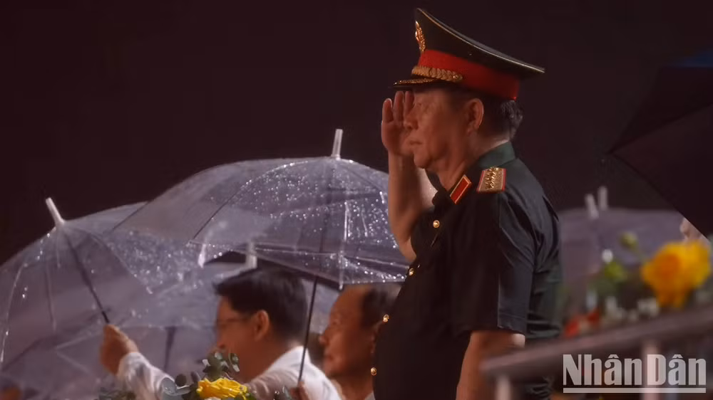 General Nguyen Trong Nghia, Politburo Member, Secretary of the Party Central Committee, and Director of the General Department of Politics of the Viet Nam People’s Army.