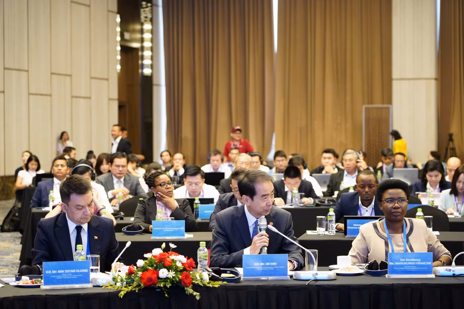 The Ministerial Roundtable themed “Advancing Smart Connectivity, AI Governance and Enabling AI Transformation”. (Photo: Ministry of Science and Technology)
