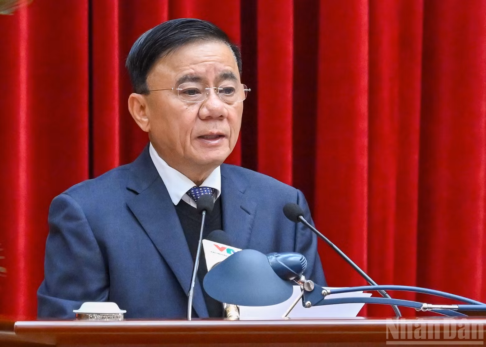 Permanent Member of the Secretariat Tran Cam Tu delivers remarks at the conference.