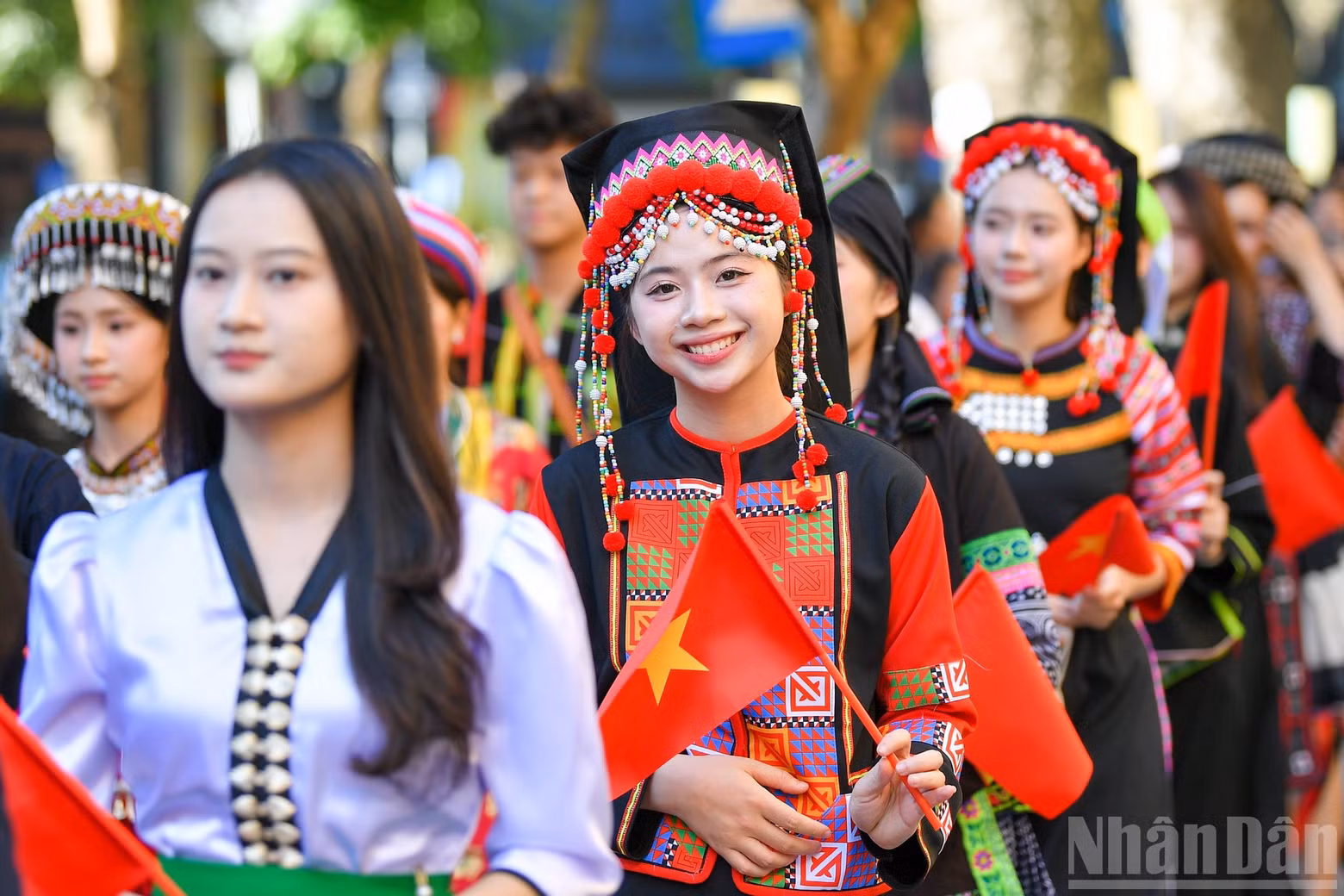 The costumes of Viet Nam’s 54 ethnic groups show the spirit of 80 years of “Independence – Freedom – Happiness”.