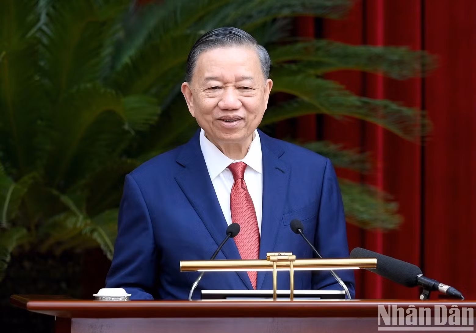 Party General Secretary and State President To Lam delivers his closing remarks at the fourth meeting of the 14th Party Central Committee on October 8, 2026. (Photo: DANG KHOA)
