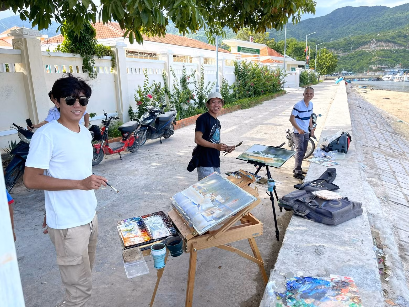Artists take part in creative field trips to various localities.