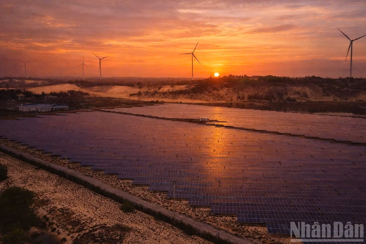 Wind power in Quang Binh. (Photo: THE DAI)