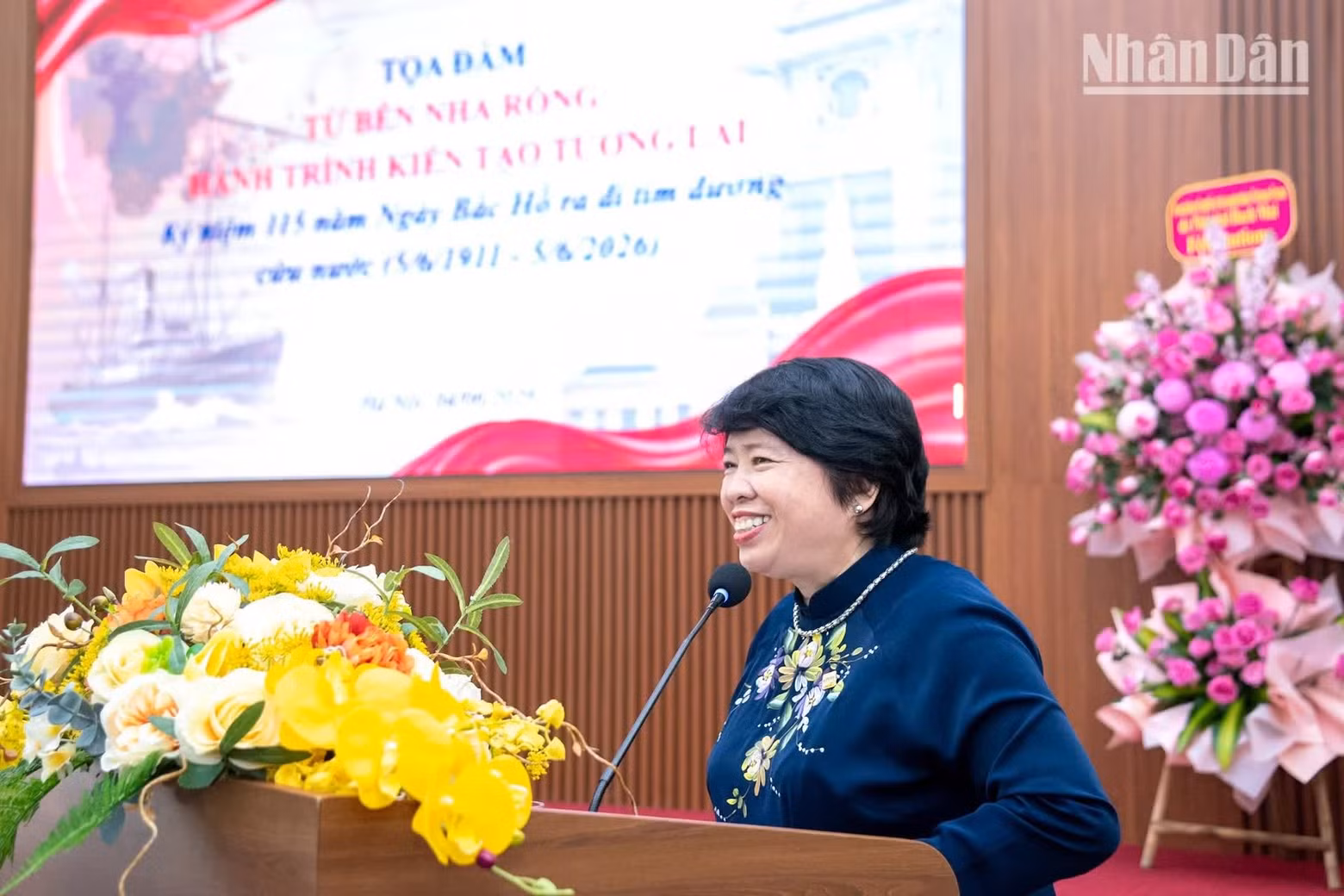 Nguyen Thuy Anh, President of the Viet Nam–France Friendship Association, delivers the opening remarks.