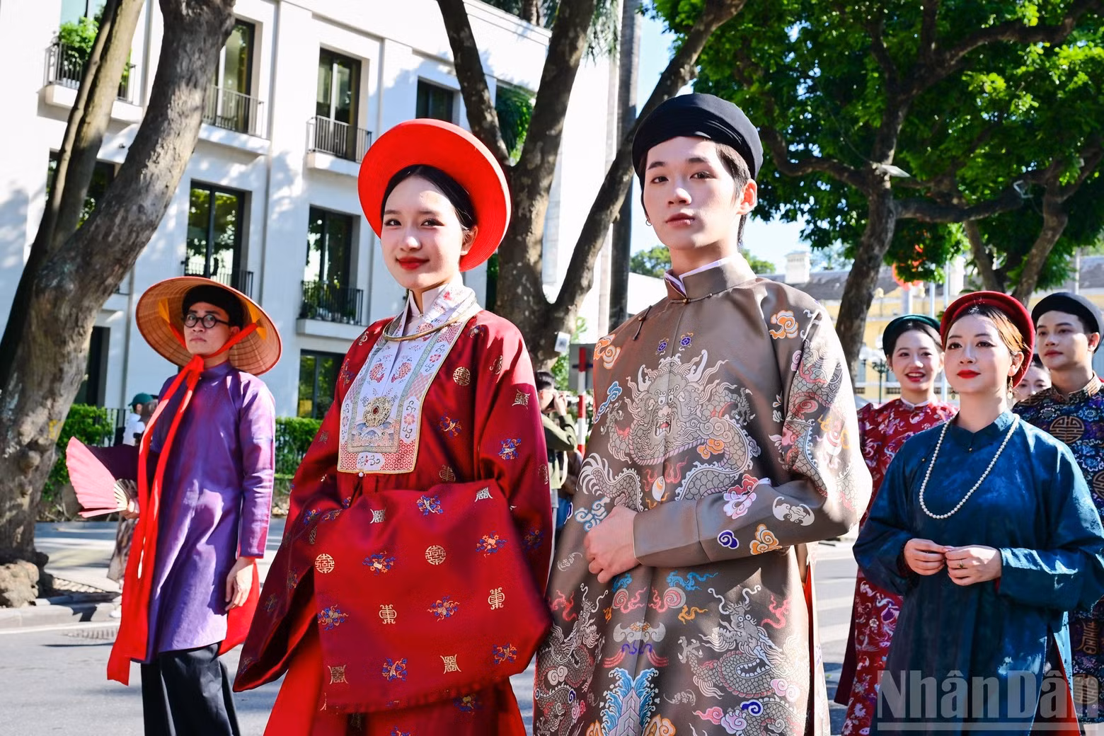 Each costume group corresponds to a specific theme, presented either by style or by function.