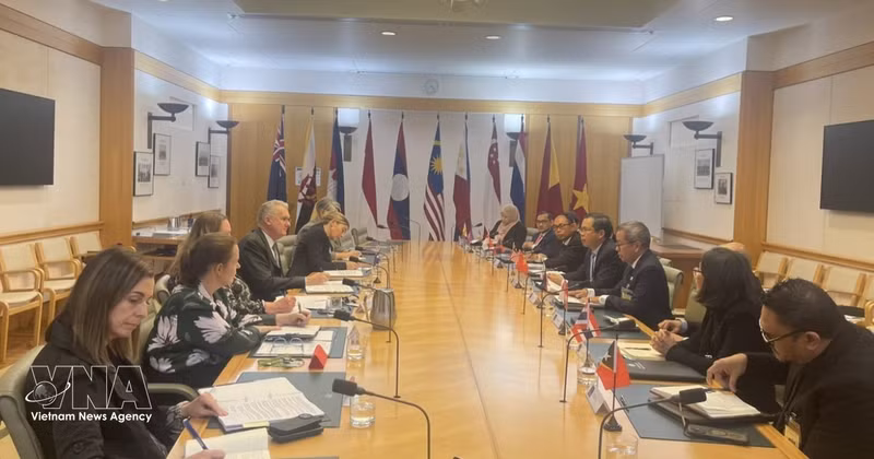An overview of the working session between ASEAN Committee in Canberra and the Australian Department of Home Affairs (Photo: VNA)