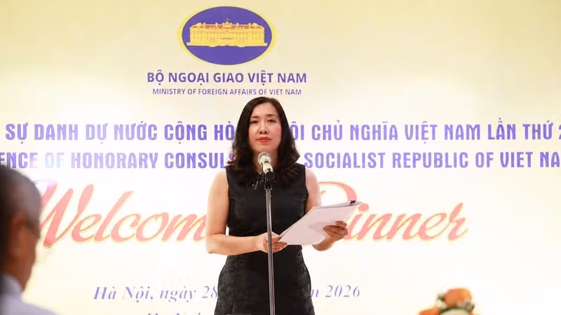 Deputy Minister of Foreign Affairs Le Thi Thu Hang delivered a speech at an event within the framework of the 2nd Conference of Honorary Consuls of Viet Nam, which took place from July 28-31 in Ha Noi, Hai Phong, and Quang Ninh. (Photo: NDO)