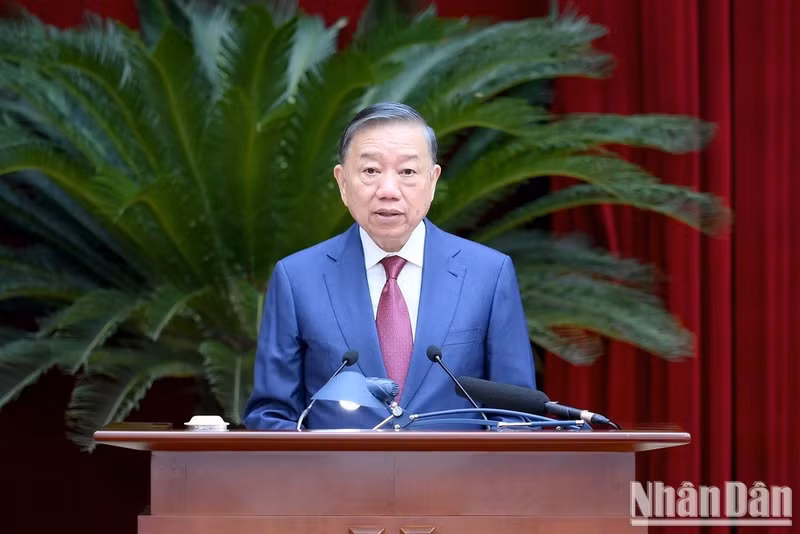 Party General Secretary and State President To Lam delivers the opening remarks at the third plenum of the 14th Party Central Committee on July 20. (Photo: NDO)