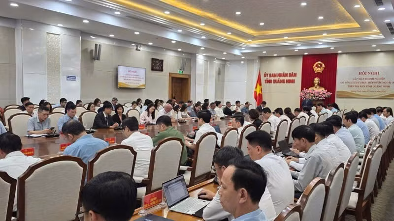 Scene of the meeting between the People’s Committee of Quang Ninh Province and FDI enterprises.