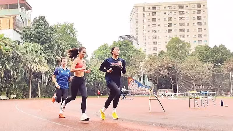 The Viet Nam athletics team trains for international competitions, aiming towards ASIAD 20.