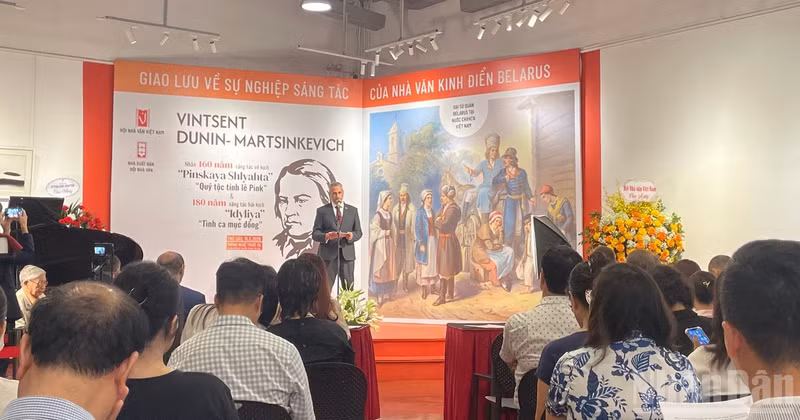 The discussion attracts a large number of readers who love Belarusian literature.