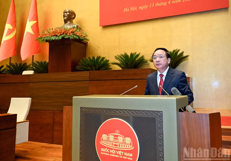 Politburo member, Secretary of the Party Central Committee and Chairman of its Commission for Information, Education and Mass Mobilisation Trinh Van Quyet speaks at the national conference. (Photo: Nhan Dan)