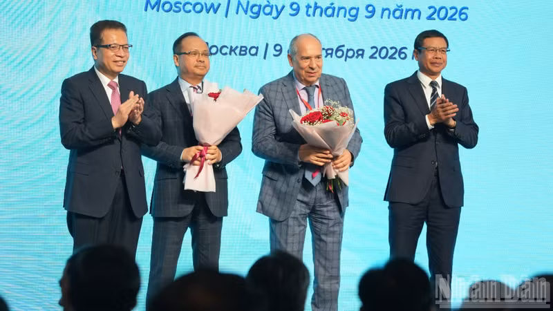 The Vietnamese-Russian Knowledge Network is launched in Moscow. (Photo: THANH THE)