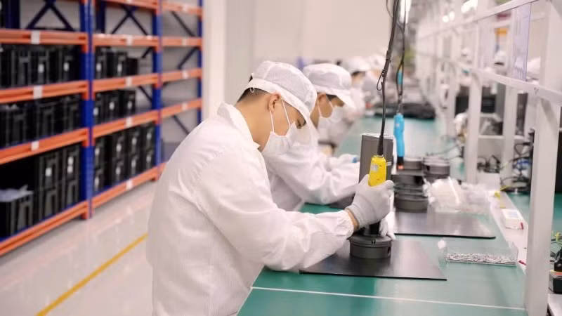An AI camera production line at the MK Vision factory in the Thang Long Vinh Phuc Industrial Park, Binh Xuyen Commune, Phu Tho Province. (Photo: NDO)