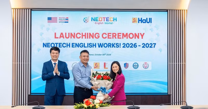 The ceremony marking the NeoTECH English Works! Programme, implemented by the Ha Noi University of Industry. (Photo: US Embassy in Viet Nam)