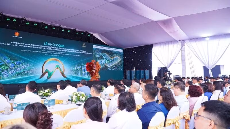 Le Mont Investment Joint Stock Company commenced construction of the Ha Chau 1 and Ha Chau 2 industrial clusters in Diem Thuy commune.
