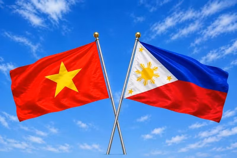 The national flags of Viet Nam and the Philippines. Photo: VNA