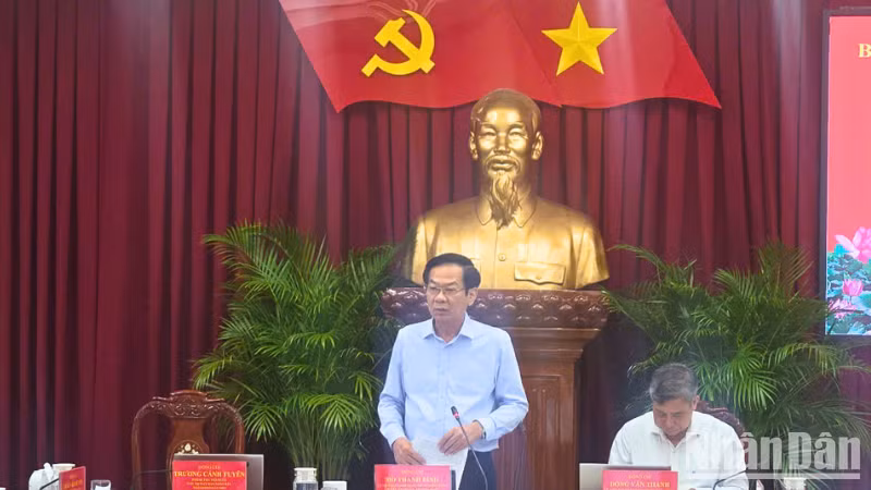 Secretary of the Can Tho City Party Committee Do Thanh Binh speaks at the event. (Photo: VAN UT)