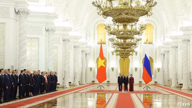 The official welcome ceremony hosted by Russian President Vladimir Putin for General Secretary of the Communist Party of Viet Nam Central Committee and President To Lam, his spouse, and the high-ranking Vietnamese delegation on September 9, 2026. (Photo: VNA)