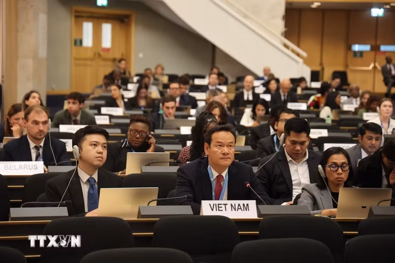 Ambassador Mai Phan Dung, Permanent Representative of Viet Nam to the United Nations, the World Trade Organisation and other international organisations in Geneva at the general debate on the global human rights situation at the opening of the UNHRC’s 63rd regular session in Geneva on September 7. (Photo: VNA)