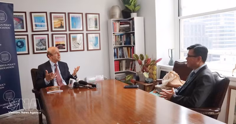 President and CEO of the Foreign Policy Association (FPA) Noel V. Lateef grants an interview to the Viet Nam News Agency. (Photo: VNA)