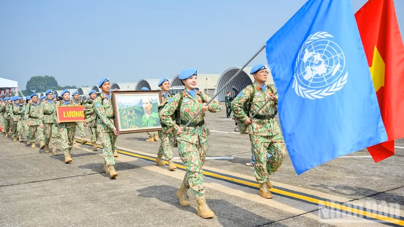 Members of Level-2 Field Hospital Rotation 8 at the deployment ceremony. (Photo: The Dai)