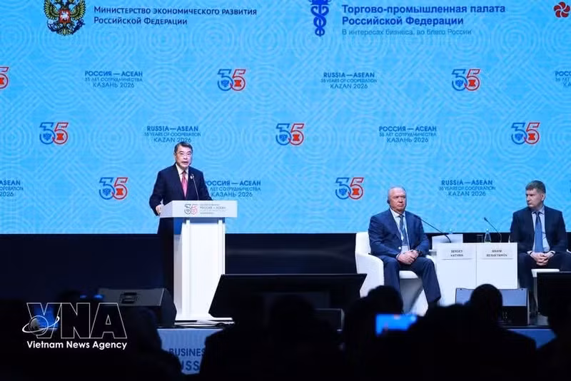 Vietnamese Prime Minister Le Minh Hung addresses the Russia–ASEAN Business Forum in Kazan on June 17, 2026. (Photo: VNA)