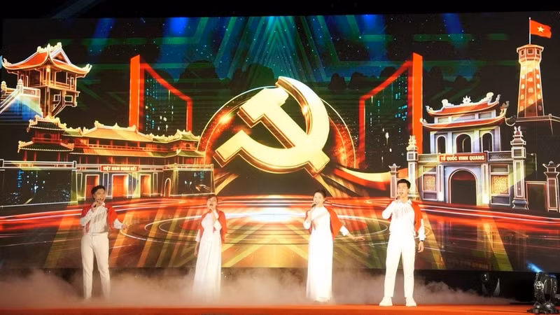 The programme “Ha Noi – From the Historic Autumn of 1945”, an important event of Ha Noi, is part of a series of activities marking the 81st anniversary of the success of the August Revolution and the National Day of the Socialist Republic of Viet Nam. (Photo: THI PHONG)