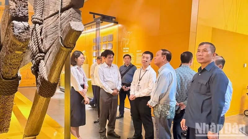 Ha Noi Museum is one of the attractive destinations for visitors during public holidays.