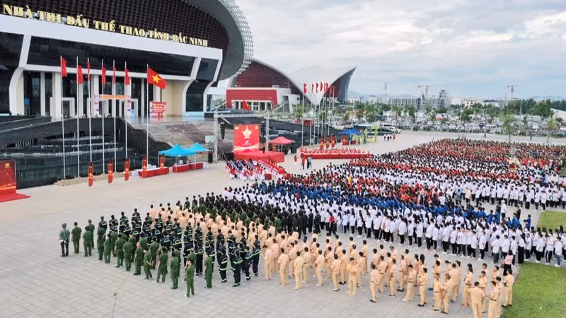 The “Walking together with Viet Nam” programme at the central provincial venue in Bac Ninh in 2025. (Photo: Danh Lam)