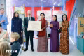 Ngo Phuong Ly (third, right), spouse of General Secretary of the Communist Party of Viet Nam Central Committee and President To Lam, and Danish Queen Mary (second, left) present a Vietnamese book collection to BIBLIOTEKET Rentemestervej in Copenhagen on October 19, 2026. (Photo: VNA)