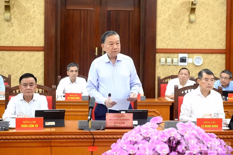 Party General Secretary and State President To Lam chairs a meeting of the Central Steering Committee for Science, Technology, Innovation Development and Digital Transformation on July 30, 2026. (Photo: NDO/DANG KHOA)