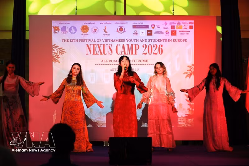 A musical performance at the opening of Nexus Camp 2026 in Rome, Italy, on August 28 (Photo: VNA)