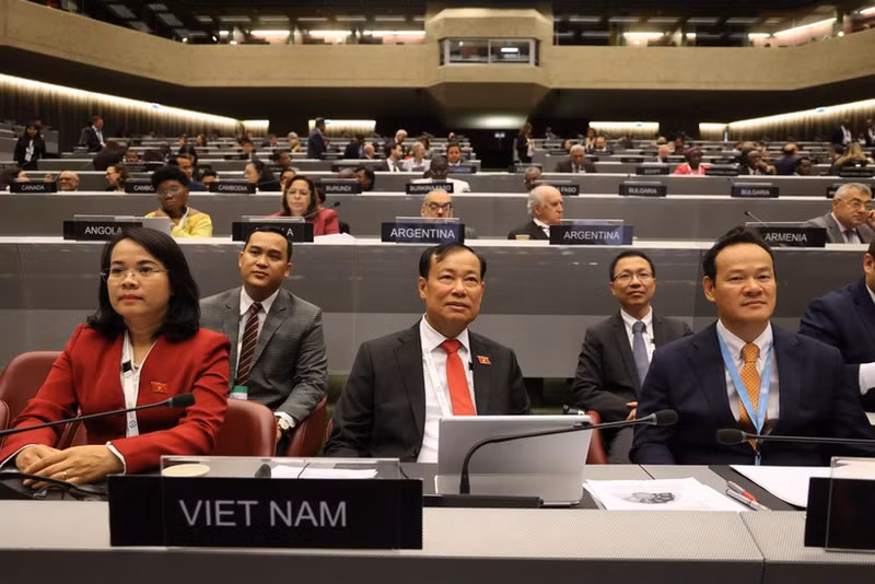 The Vietnamese delegation at the 151st Assembly of the Inter-Parliamentary Union (IPU-151). (Photo: VNA)