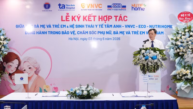 Deputy Minister of Health Nguyen Tri Thuc addressing the event (Photo: NDO)