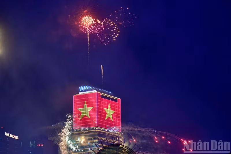 The fireworks displays are not only the highlight of the national reunification celebration but also help to foster a spirit of unity, national pride, and love for the homeland among all citizens.