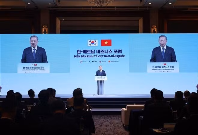 General Secretary of the Communist Party of Viet Nam Central Committee To Lam speaks at the forum. (Photo: VNA)