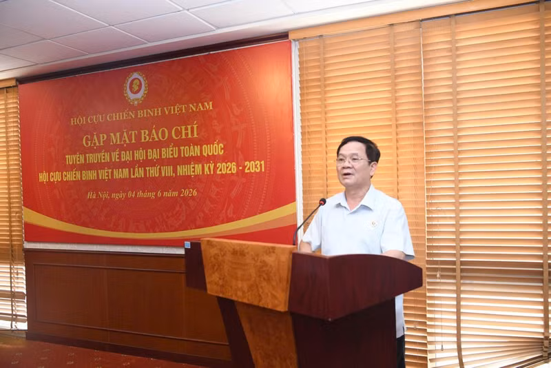 Lieutenant-General Khuat Viet Dung, Vice-Chairperson of the Viet Nam War Veterans Association, speaks at the press conference 