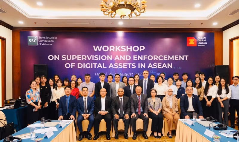 Delegates at the Workshop on the Supervision and Enforcement of Digital Assets in ASEAN, hosted by the State Securities Commission of Viet Nam in Ha Noi in August 2025 (Photo: SCC).