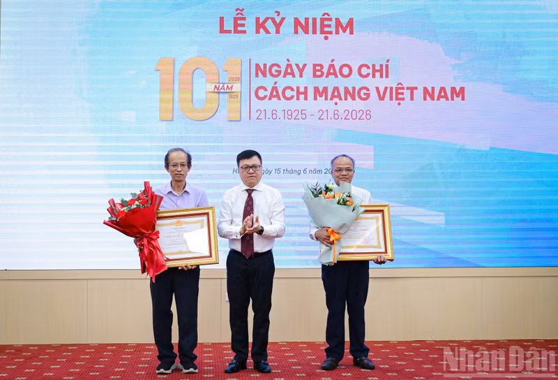nhandan4.jpg