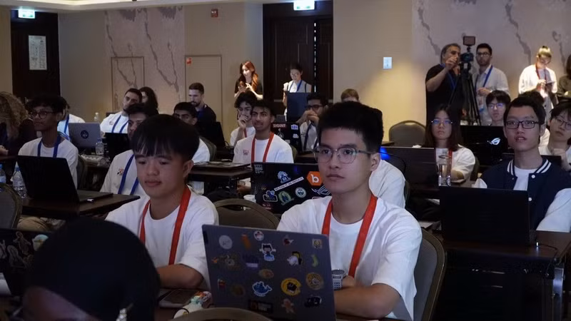 Vietnamese students take part in Positive Hack Camp 2026. (Photo: VNA)