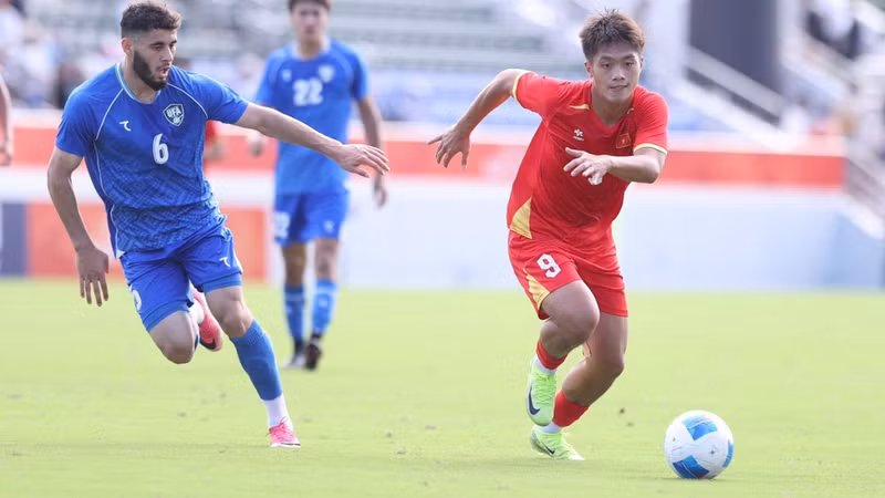 Viet Nam's U23 team secured a place in the ASIAD 2026 men's football quarterfinals (Photo: HOANG HO)