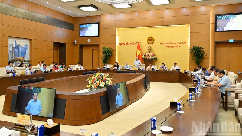 The third session of the NA Standing Committee on June 10 (Photo: NDO)