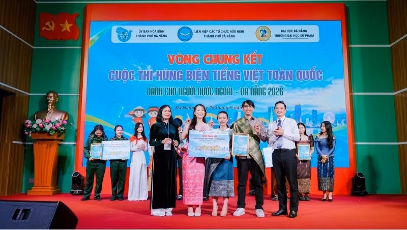 Lao and Cambodian students triumph at Vietnamese-speaking contest for foreigners