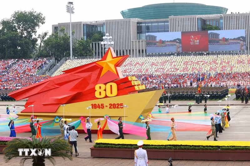 viet-nam-80-nam-6.jpg