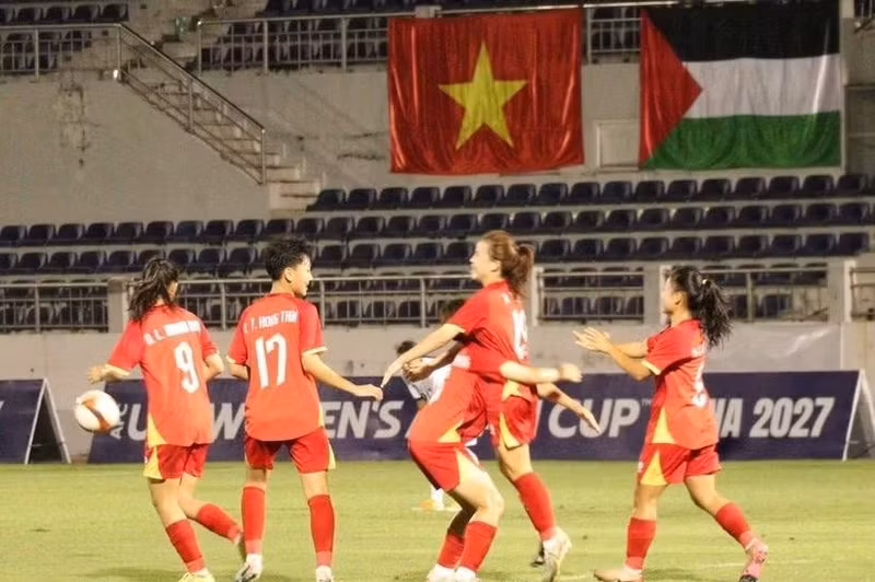 U17 women’s players of Viet Nam celebrate after taking a 1–0 lead against Kyrgyzstan on October 11, 2026. (Photo: VNA)