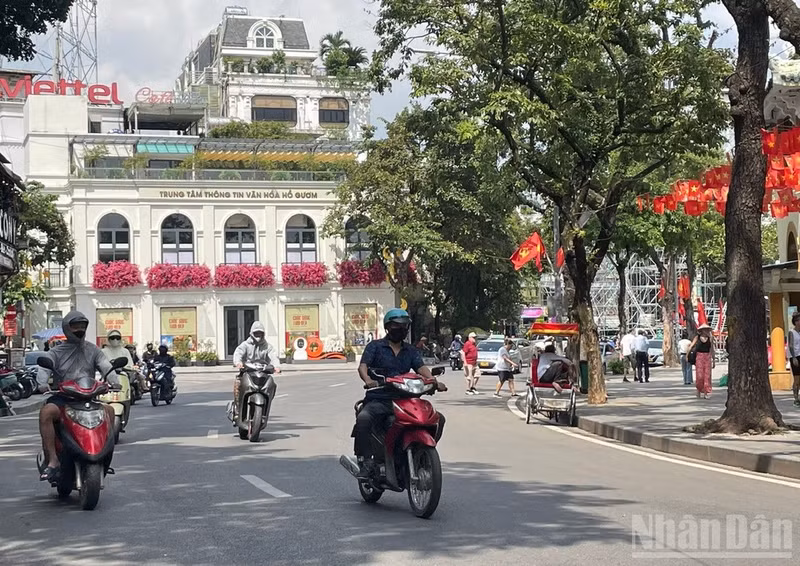 The cold spell is expected to reach Ha Noi in the early morning of October 5. (Photo: NDO)