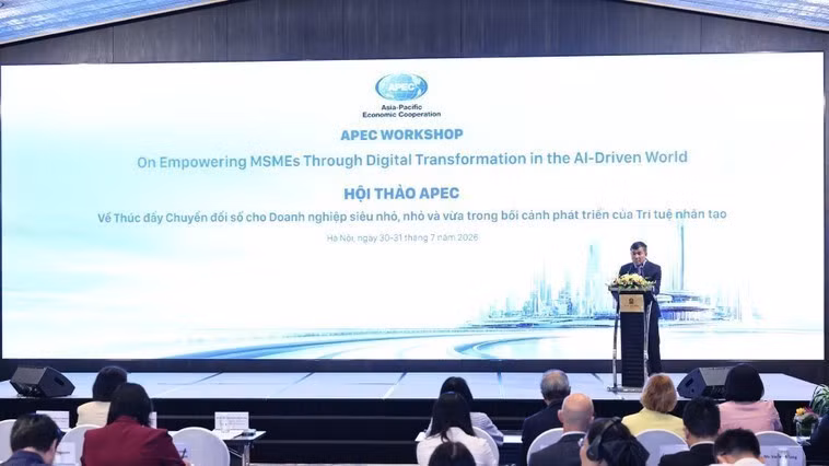 Permanent Deputy Minister of Foreign Affairs and Chair of the APEC 2027 National Secretariat Nguyen Minh Vu speaks at the APEC workshop on empowering MSMEs through digital transformation in the AI-driven world. (Photo: VNA)