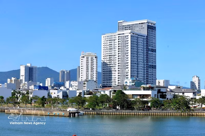 Apartment buildings in the central city of Da Nang (Photo: VNA)